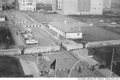 Friedrichstrasse, US army checkpoint (Charlie)